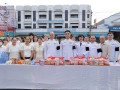 พิธีทำบุญตักบาตร พระราชพิธีมหามงคลเฉลิมพระชนมพรรษา 4 รอบ สมเ ... Image 1